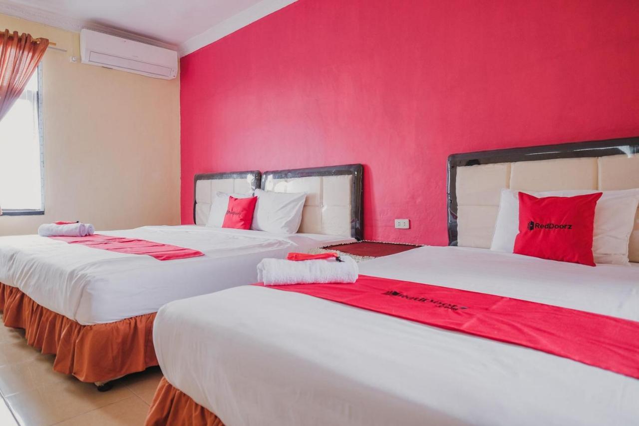 Reddoorz Syariah Near Kebun Raya Liwa Hotel Negarabatin Exterior photo